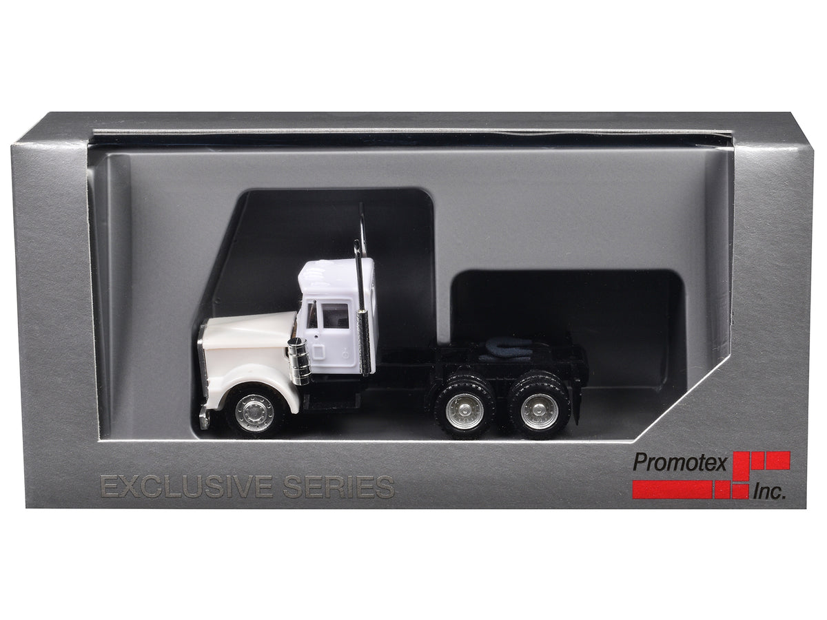 Kenworth W900 Short Day Cab White 1/87 (HO) Plastic Model by Promotex