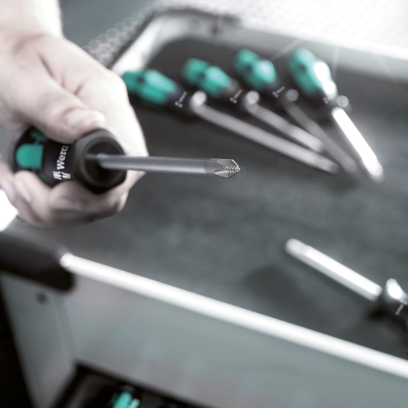 Wera Screwdriver: Phillips PH #2 x 100mm (with LaserTip)