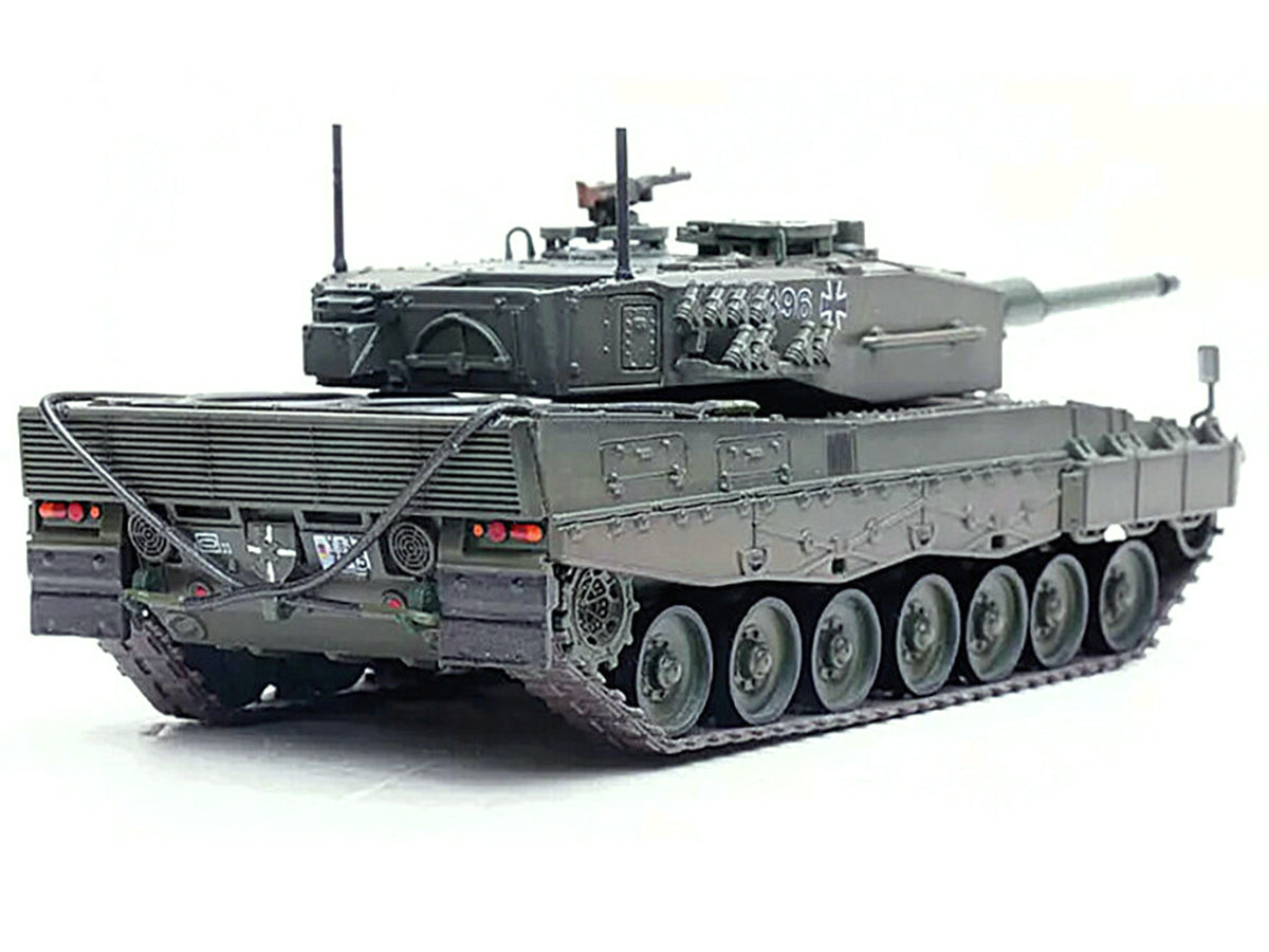 Leopard 2A4 Main Battle Tank Snorkel Camouflage German Army Armor Premium 1/72
