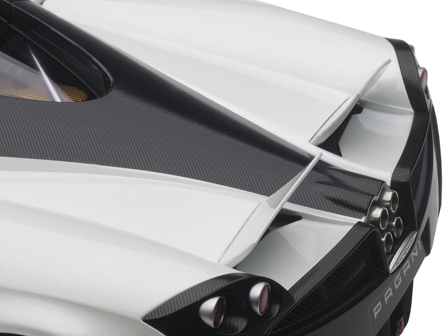 Pagani Huayra White 1/12 Model Car by Autoart <h2>Pagani </h2> <p>High-quality diecast perfect for collectors and enthusiasts. Features detailed interior exterior craftsmanship, realistic paint finish