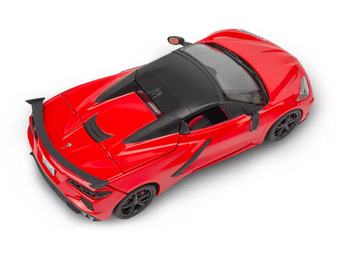 Level 4 Model Kit 2022 Chevrolet Corvette C8 Hardtop Convertible 1/25 Scale