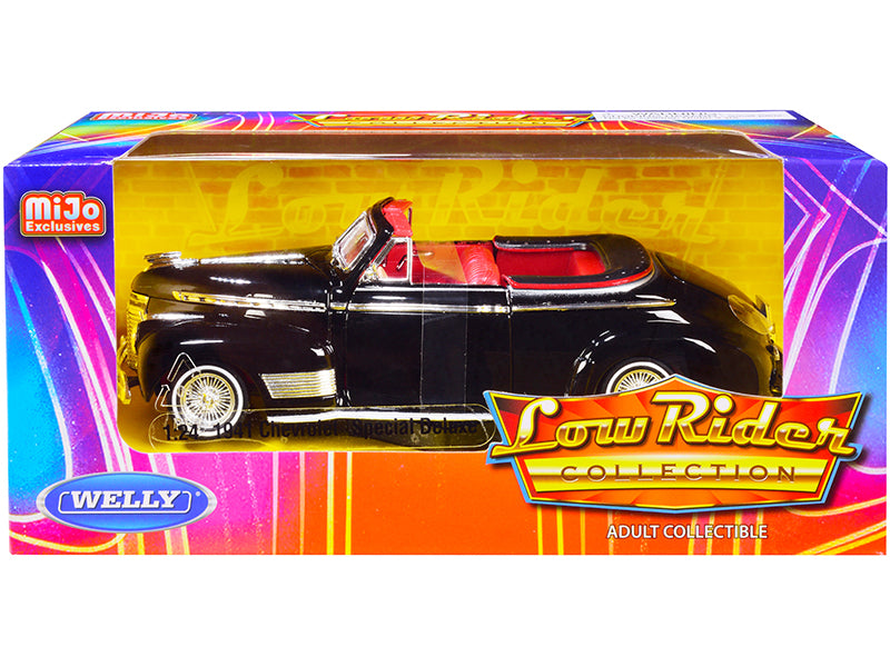 1941 Chevrolet Special Deluxe Convertible Black with Red Interior 1/24 Diecast
