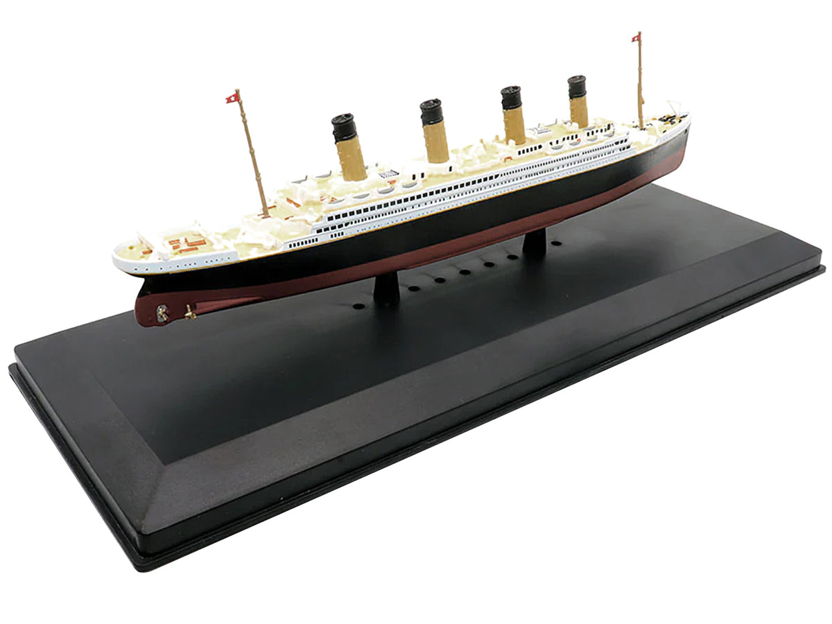 RMS Titanic Passenger Ship 1/1250 Diecast by Legendary Cruise Ships