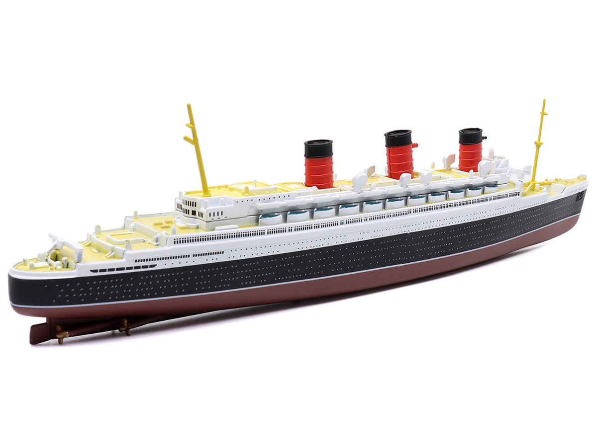 RMS Queen Mary Passenger Ship 1/1250 Diecast by Legendary Cruise Ships