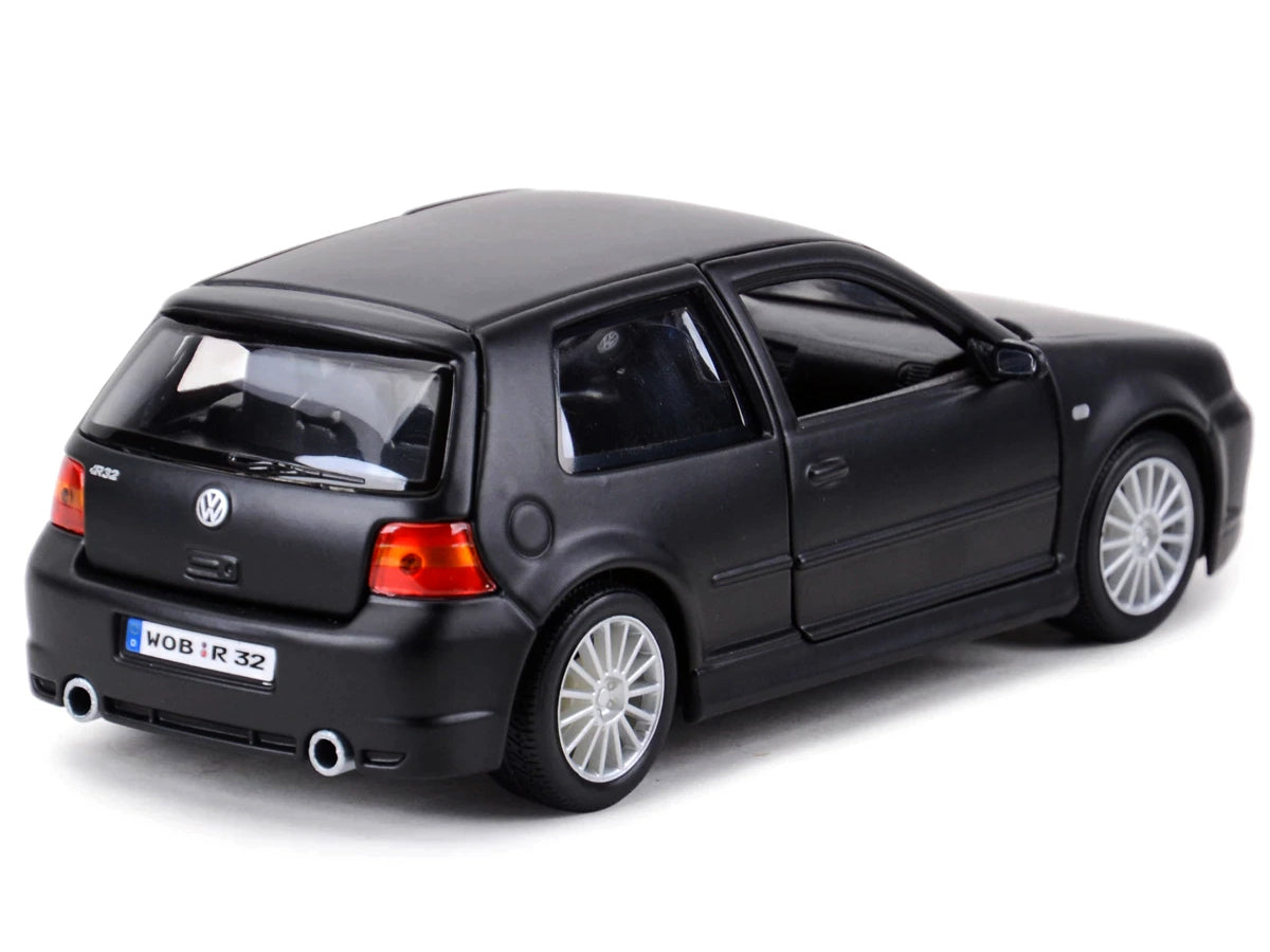 Volkswagen Golf R32 Matt Black 1/24 Diecast Model Car - Maisto
