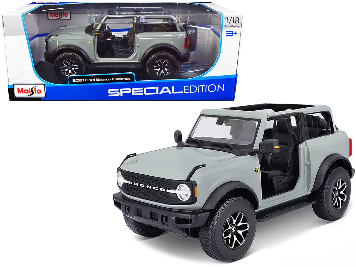 2021 Ford Bronco Badlands Light Gray 1/18 Diecast Model Car - Maisto