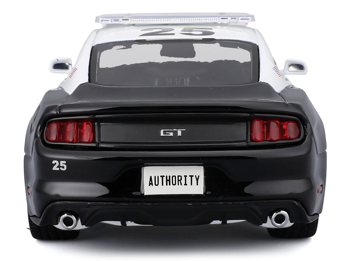 2015 Ford Mustang GT 5.0 Black White 1/24 Diecast Model Car - Maisto