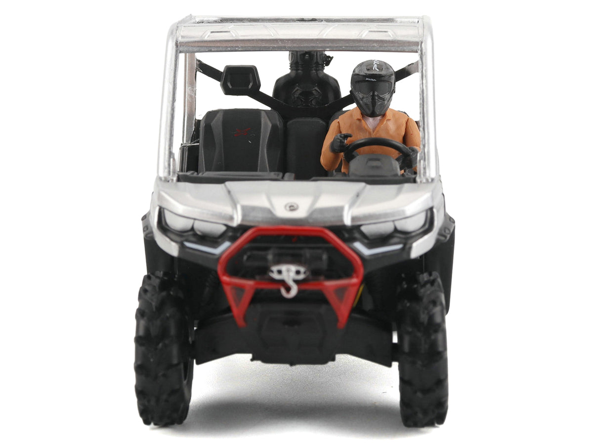 Can-Am Defender XMR Silver Metallic & Black with Driver Figure 1/32 Diecast