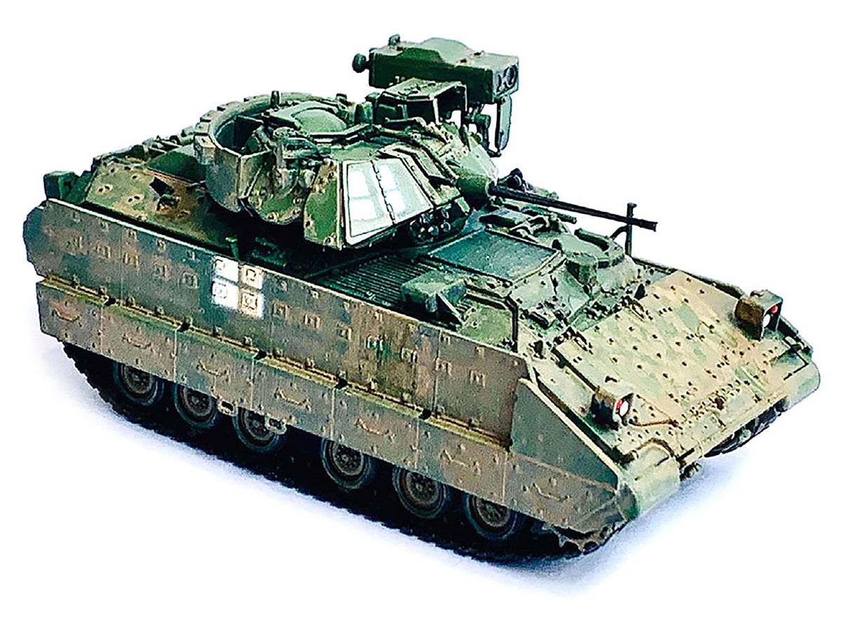 Ukraine M2A2 ODS Light Tank Green Camouflage NEO Dragon Armor 1/72 Plastic Model