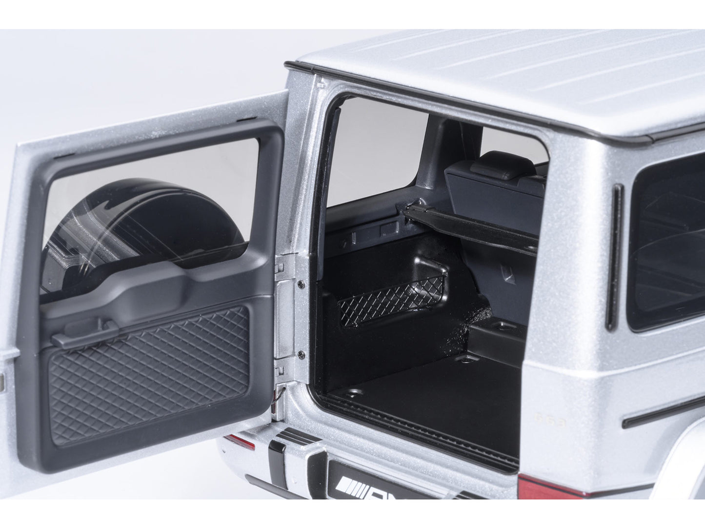 2019 Mercedes-Benz AMG G63 Iridium Silver Metallic 1/18 Model Car by Autoart <h2>2019 Autoart</h2> <p>High-quality diecast perfect for collectors and enthusiasts. Features detailed interior exterior c