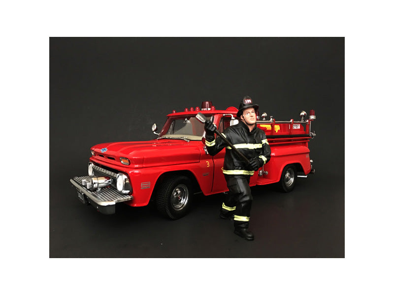 Firefighter with Axe Figurine / Figure For 1:18 Models - American Diorama