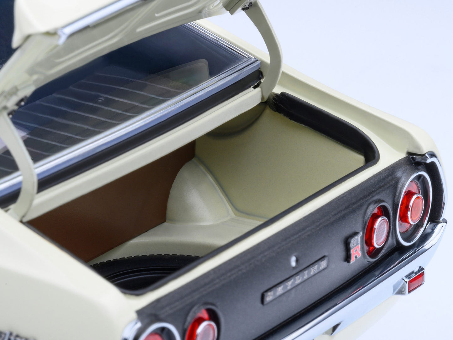 Nissan Skyline 2000GT-R (KPGC110) Tuned Version RHD (Right Hand Drive) White 1/18 Model Car by Autoart <h2>Nissan Autoart</h2> <p>High-quality diecast perfect for collectors and enthusiasts. Features