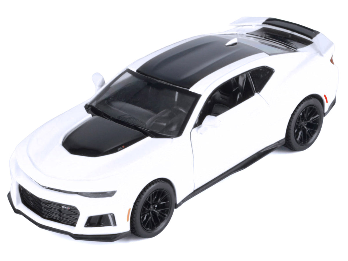 2017 Chevrolet Camaro ZL1 White 1/24 Diecast Model Car - Motormax