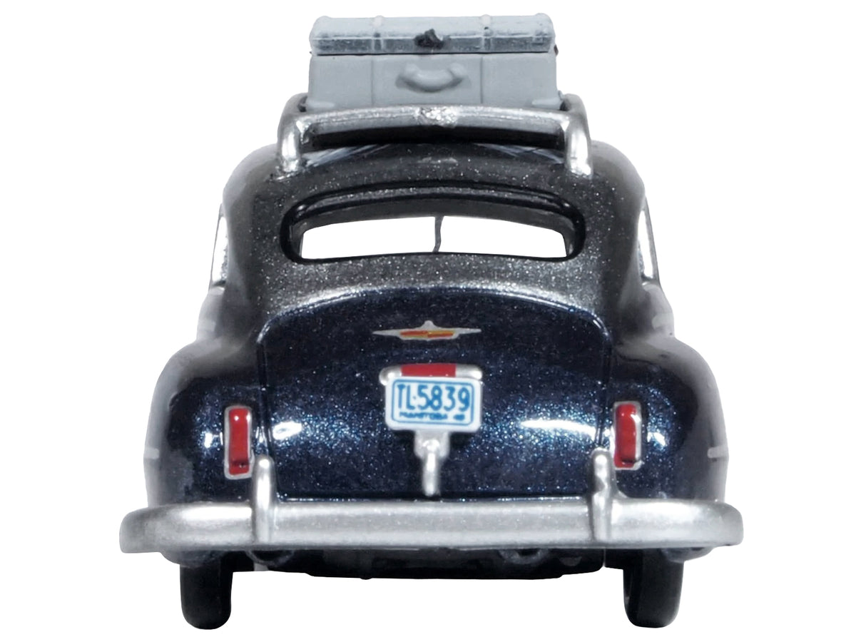 1946 DeSoto Suburban Roof Rack Luggage 1/87 Diecast Model Car - Oxford Diecast