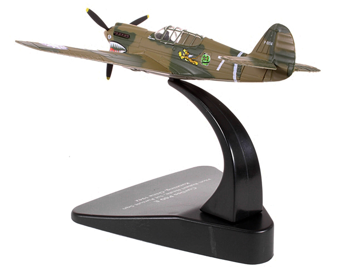 Curtiss P40 E Warhawk Fighter Plane 1/72 Diecast Aircraft - Oxford Diecast