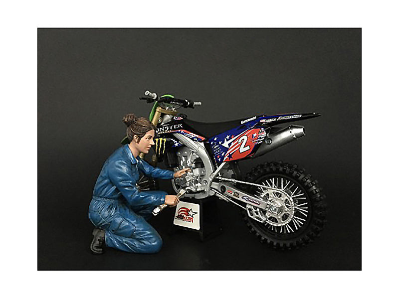 Mechanic Chole Figurine for 1/12 Scale Motorcycle Models - American Diorama