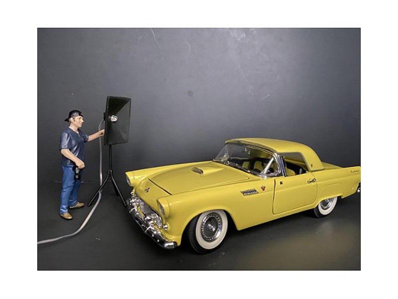 "Weekend Car Show" Figurine V for 1/24 Scale Models by American Diorama <h2>"Weekend Diorama</h2> <p>High-quality diecast model perfect collectors and enthusiasts. Features detailed interior exterior