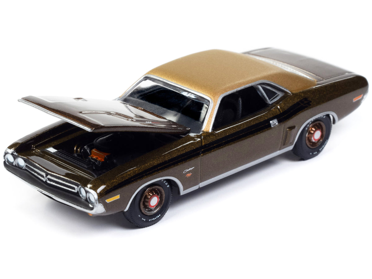 1971 Dodge Challenger R/T Gold Gold Vinyl Roof Mecum Auctions Premium 1/64