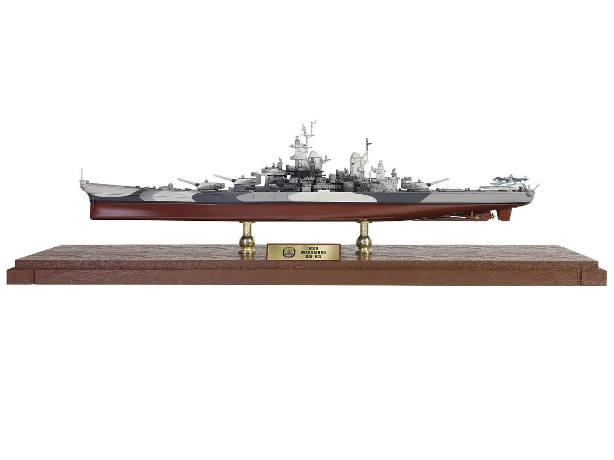 USS Missouri Iowa-class Battleship Battle Okinawa United States Navy Battleship