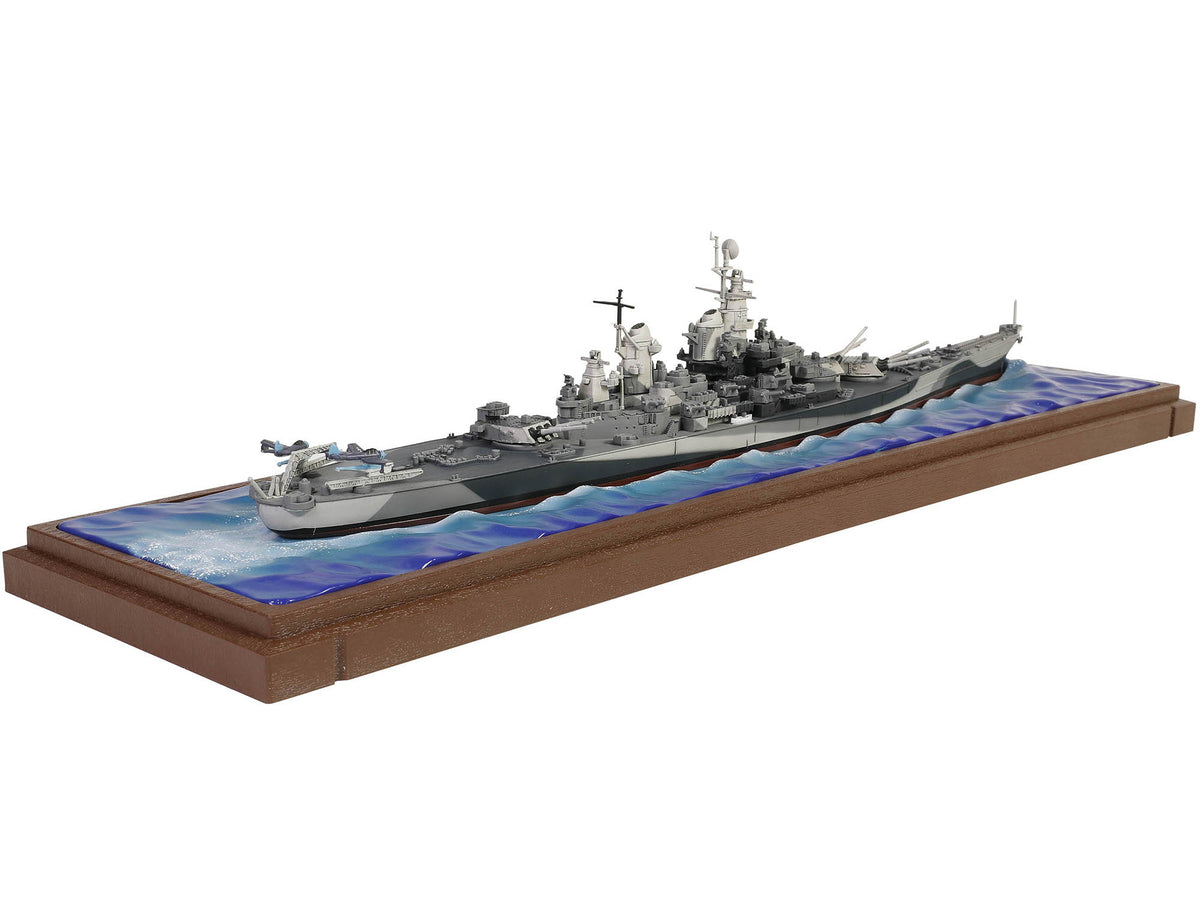 USS Missouri Iowa-class Battleship Battle Okinawa United States Navy Battleship