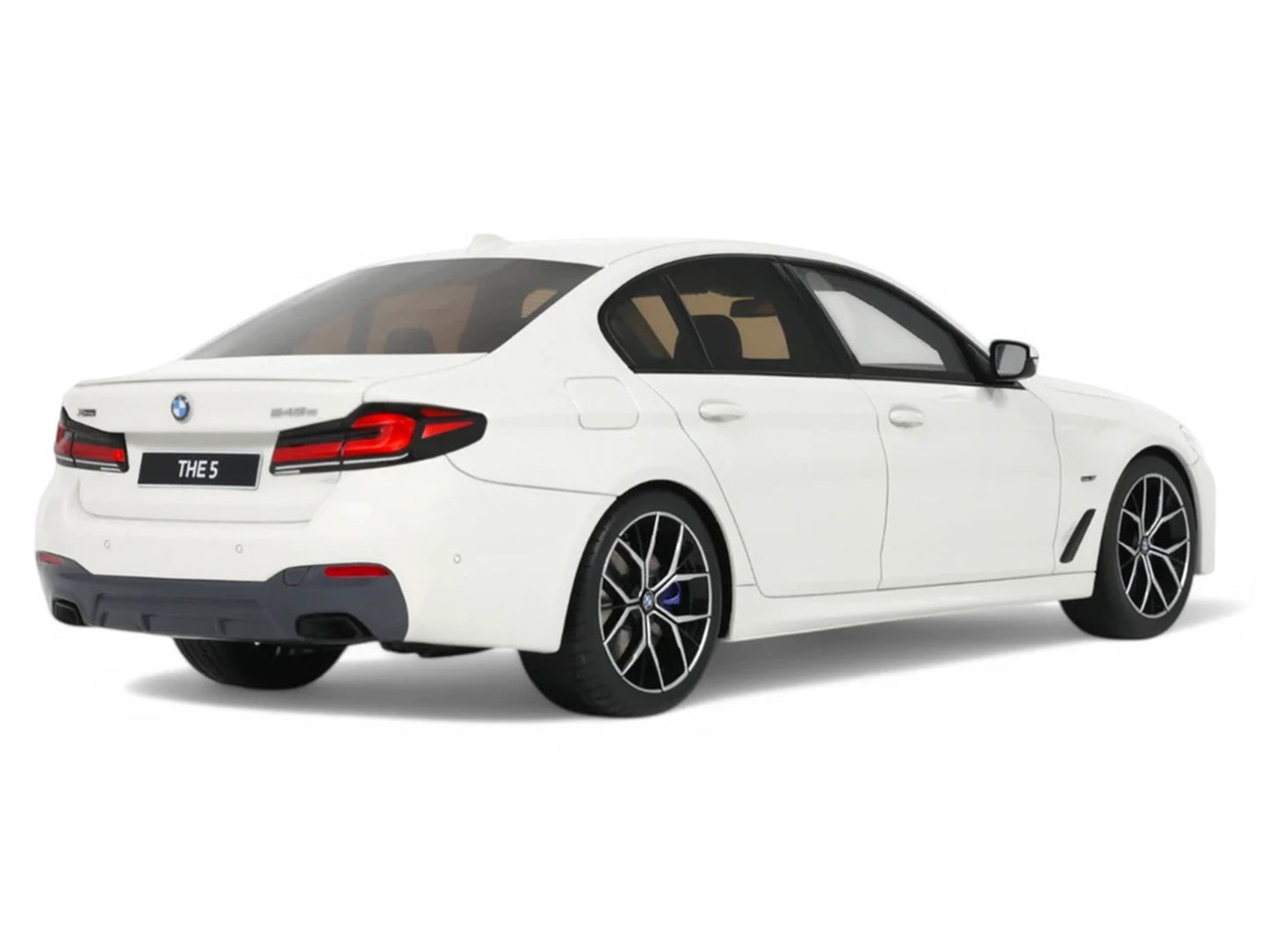 2023 BMW 545e xDrive M Sport Alpine White 1/18 Model by GT Spirit
