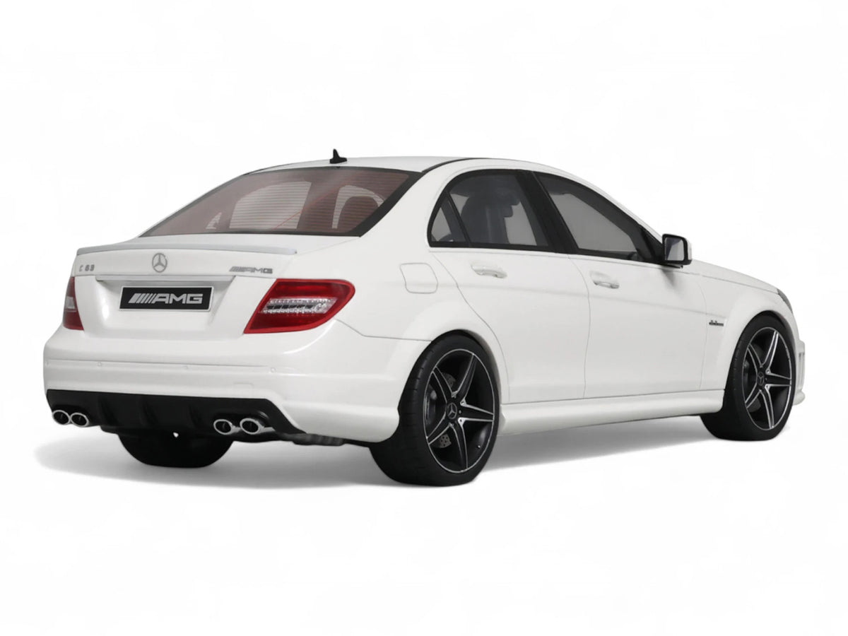 2007 Mercedes-Benz C63 AMG Diamond White 1/18 Model by GT Spirit