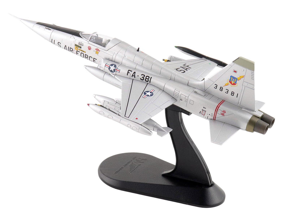 Northrop F-5A Freedom Fighter Aircraft "38381" (1960s) United States Air Force "Air Power Series" 1/72 Diecast Model by Hobby Master
