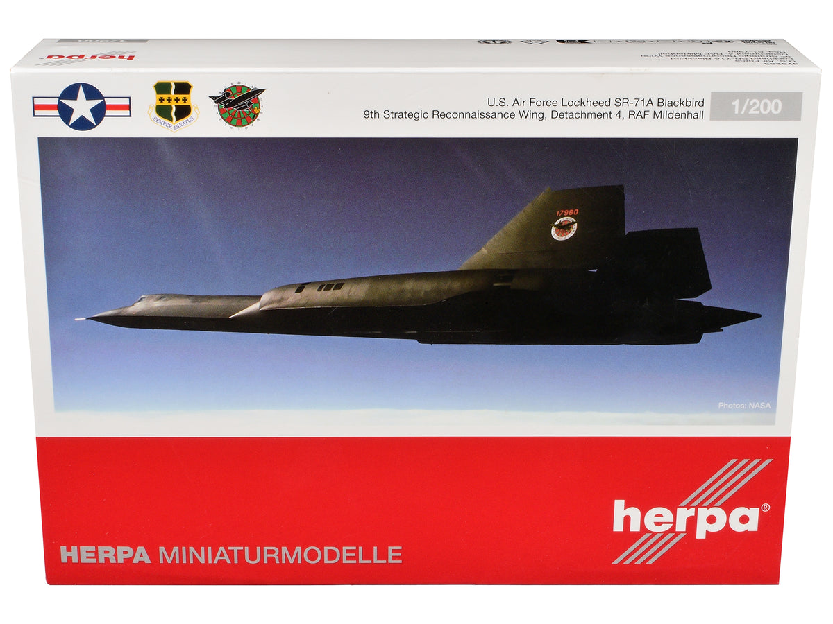 Lockheed SR-71A Blackbird Stealth Aircraft United States Air Force 1/200
