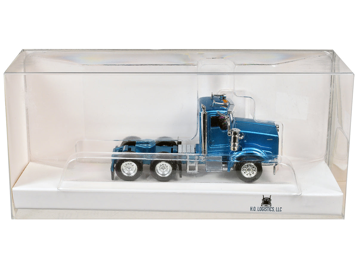 Kenworth T800 Day Cab Blue Metallic 1/87 (HO) Scale Plastic Model