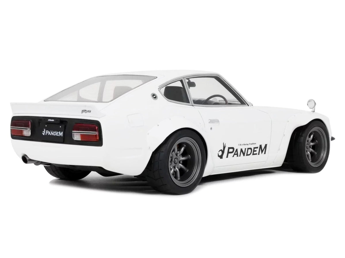 2015 Nissan PANDEM Fairlady Z RHD White Limited Ed. 2000 pcs 1/18 Model