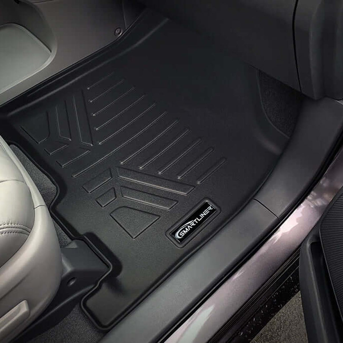 Smartliner Floor Liners Front/2nd Row 2013–2020 Toyota Sienna - 8 Passenger Model (Black)