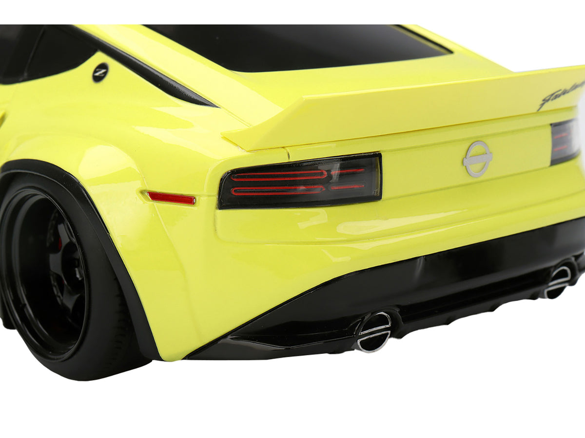 Nissan Z (RZ34) "Pandem" Ikazuchi Yellow with Matt Black Hood 1/18 Model