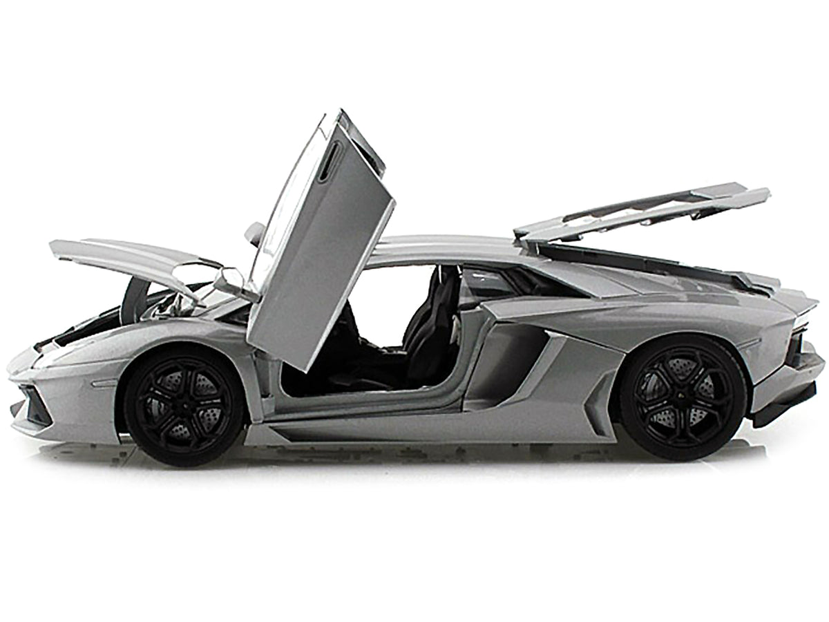 Lamborghini Aventador LP700-4 Gray Metallic 1/18 Diecast Model Car - Motormax
