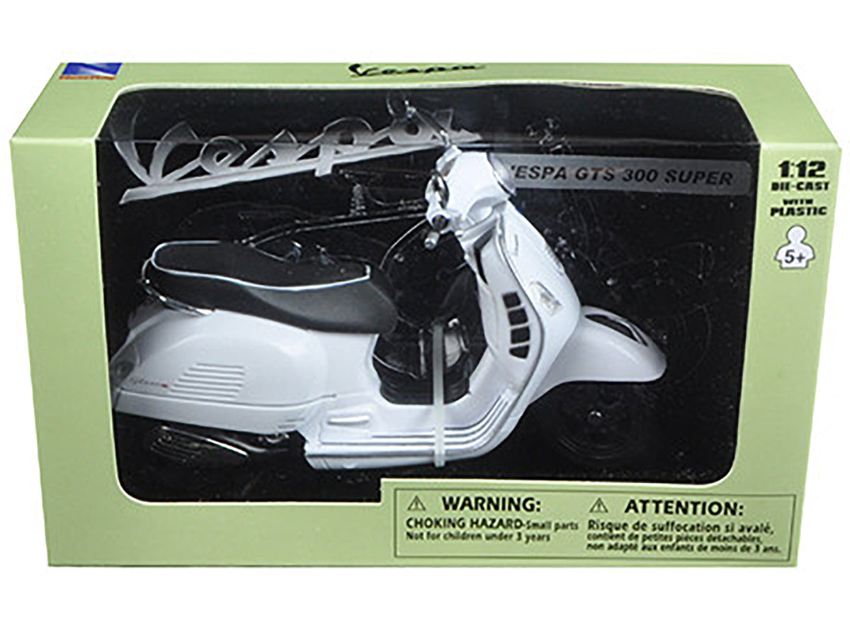 Vespa GTS 300 Super White Motorcycle 1/12 - New Ray