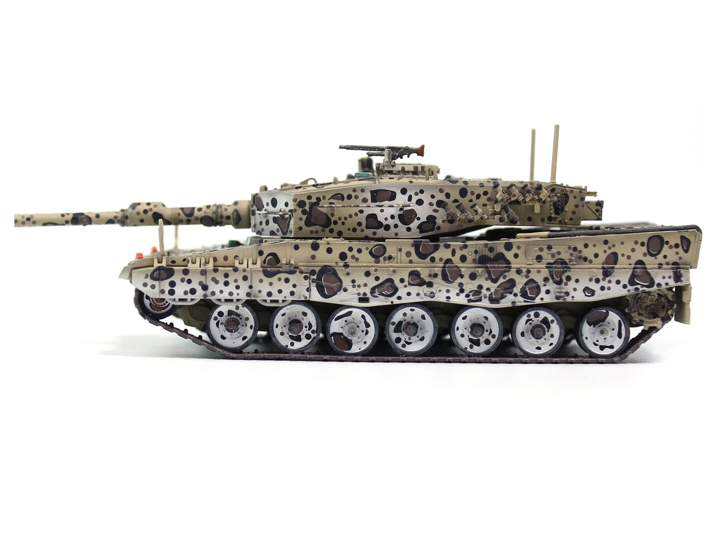 Leopard 2A4 Main Battle Tank "Jaguar Scheme" Austrian Army "Armor Premium" Series 1/72 T&y Diecast Model by Panzerkampf