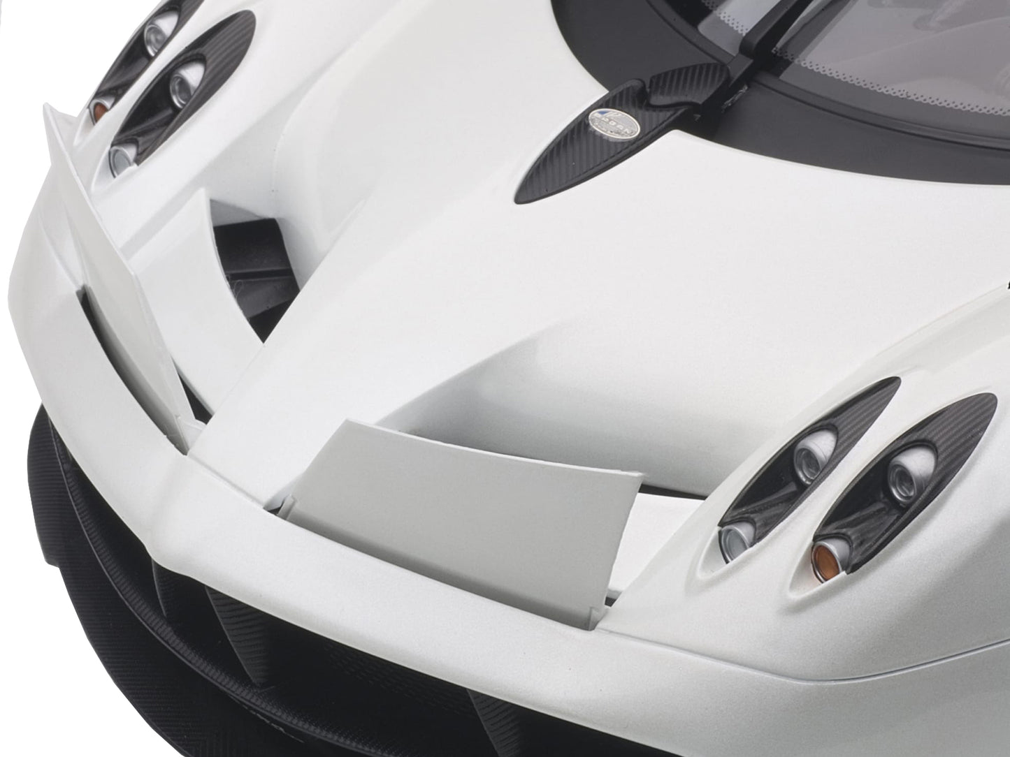 Pagani Huayra White 1/12 Model Car by Autoart <h2>Pagani </h2> <p>High-quality diecast perfect for collectors and enthusiasts. Features detailed interior exterior craftsmanship, realistic paint finish