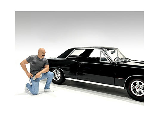 "Muscle Mechanics" Figure #6 for 1/18 Scale Models by American Diorama <h2>"Muscle Diorama</h2> <p>High-quality diecast model car perfect collectors and enthusiasts. Features detailed interior exterio