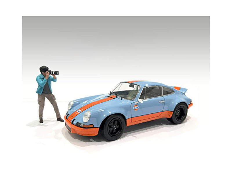 "Photographers" Figure #1 for 1/18 Scale Models by American Diorama <h2>"Photographers" Diorama</h2> <p>High-quality diecast model car perfect collectors and enthusiasts. Features detailed interior ex