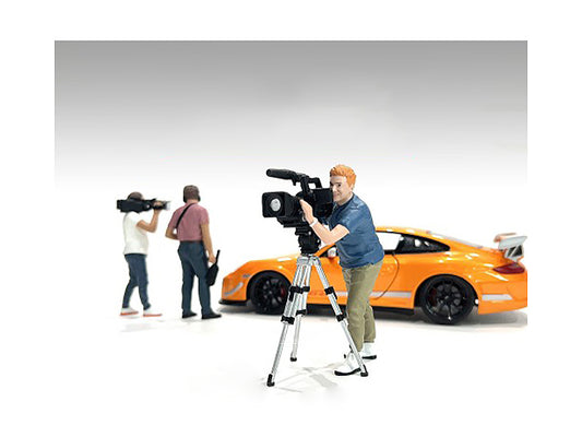 "On-Air" Figure 5 with Standing Camera for 1/24 Scale Models by American Diorama T&y