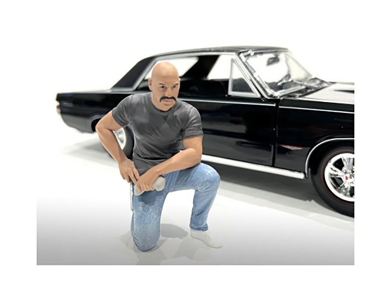 "Muscle Mechanics" Figure #6 for 1/24 Scale Models by American Diorama <h2>"Muscle Diorama</h2> <p>High-quality diecast model car perfect collectors and enthusiasts. Features detailed interior exterio