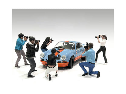"Photographers" 6 piece Figure Set for 1/24 Scale Models by American Diorama <h2>"Photographers" Diorama</h2> <p>High-quality diecast model car perfect collectors and enthusiasts. Features detailed in