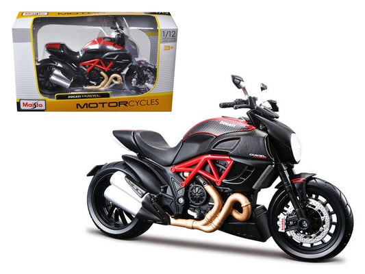Ducati Diavel Red and Carbon 1/12 Diecast Motorcycle Model - Maisto