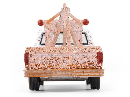 GreenLight 1973 Ford F-100 Tow Truck White (Weathered) "Blue Collar Collection" Series 14 1/64 Diecast Model Car by <h2>1973 Greenlight</h2> <p>High-quality perfect for collectors and enthusiasts. Fea