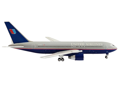 Boeing 767-200ER Commercial Aircraft "United Airlines" (N609UA) Gray with Blue Tail 1/400 Diecast Model by V1:400