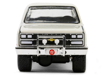 GreenLight 1990 Chevrolet Suburban "Texaco" Cream and White "Texaco Special Edition" Series 1 1/64 Diecast Model Car by <h2>1990 Greenlight</h2> <p>High-quality perfect for collectors enthusiasts. Fea
