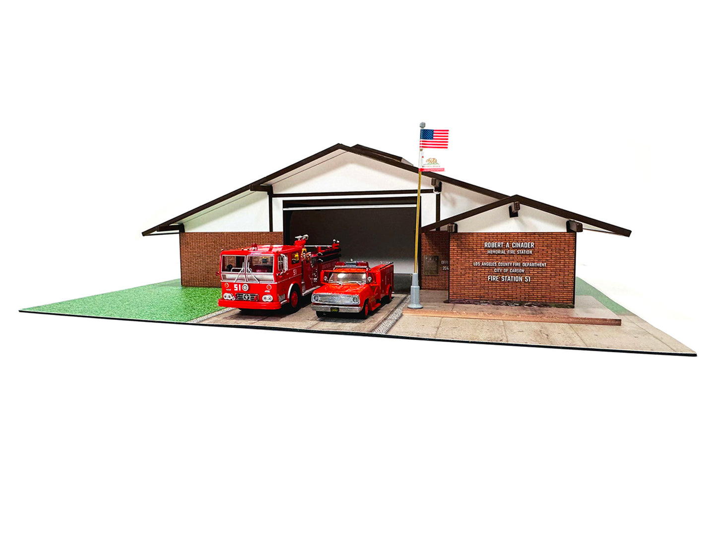 Los Angeles County Fire Department Fire Station 51 Diorama EZ Assembly Kit "Emergency!" Series 1/50 Model by Iconic Replicas T&y