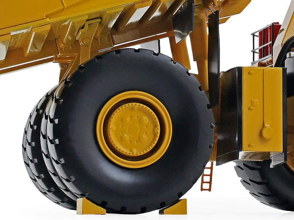 Komatsu 980E-AT Dump Truck 1/50 Diecast by First Gear