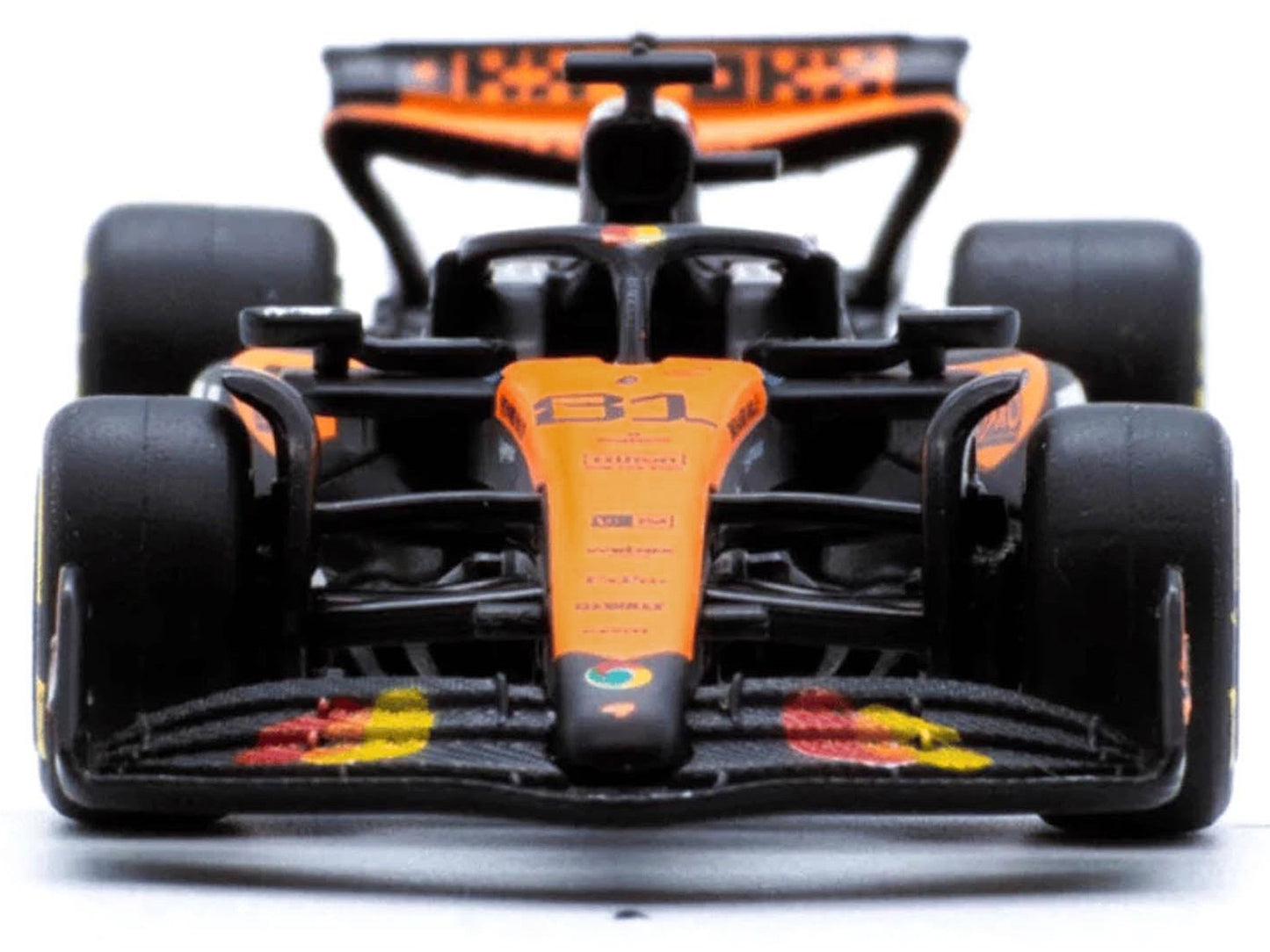 McLaren MCL39 #81 Oscar Piastri Formula One F1 "Australian GP" (2025) "Formula Racing" Series 1/64 T&y Diecast Model Car by Bburago
