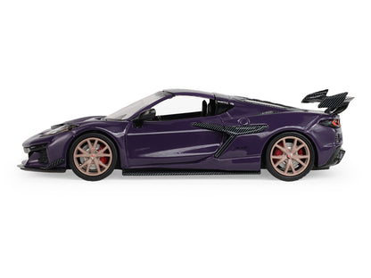 2025 Chevrolet Corvette ZR1 Hysteria Purple 1/64 Diecast Model Car - Greenlight