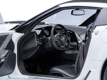 2019 Chevrolet Corvette C7 ZR1 Arctic White with Carbon Top 1/18 Model Car by Autoart <h2>2019 Autoart</h2> <p>High-quality diecast perfect for collectors and enthusiasts. Features detailed interior e
